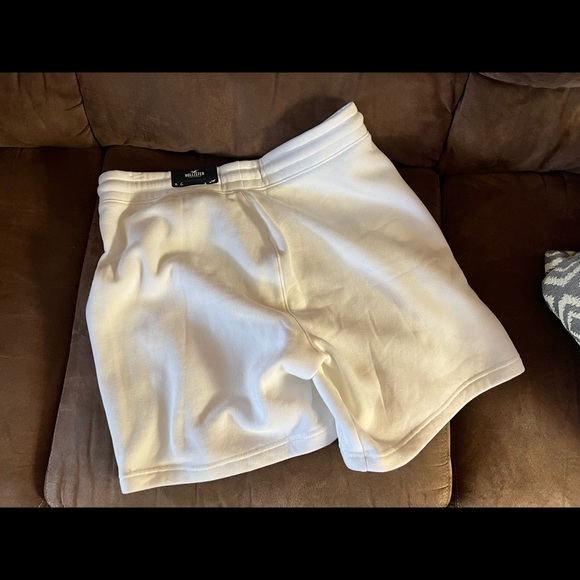 SOLD!!!  HOLLISTER 7” JOGGER SHORTS XL - Picture 4 of 10